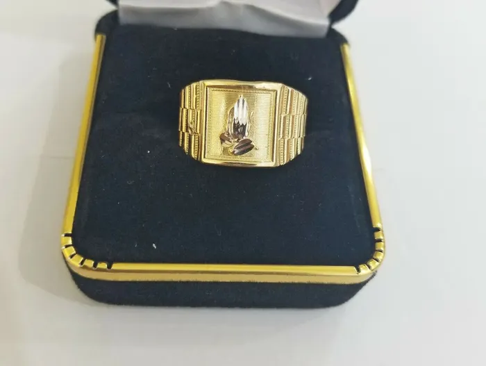 Globalwatches10 Rings 10k Mens yellow Gold prying hand Ring Sizable casual gold squared ring 10kt